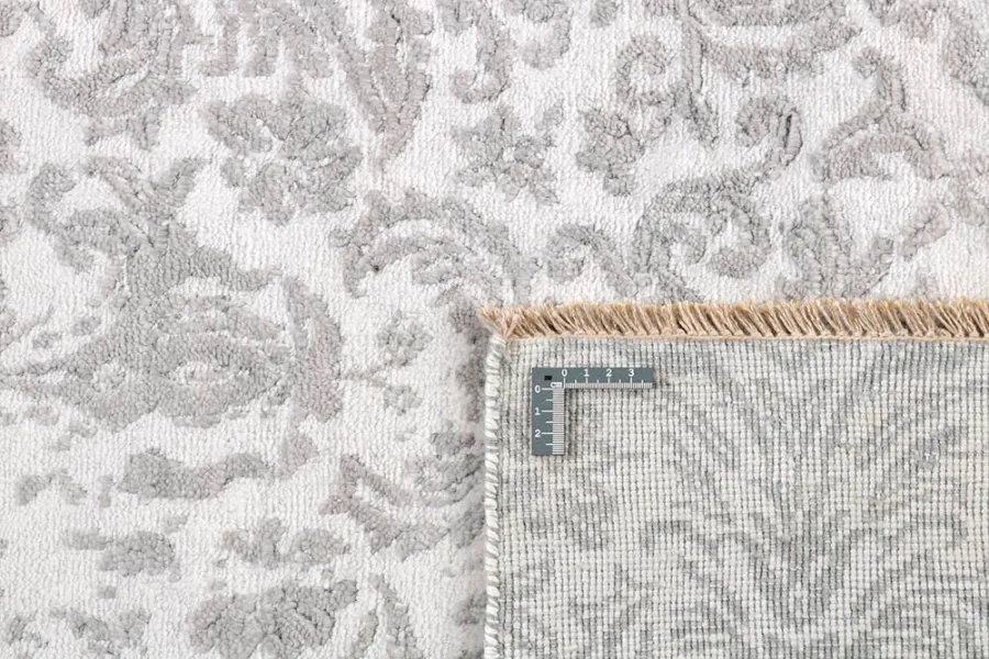 picture 2 Elegant white-gray exclusive 3D carpet - DAMASK 7092