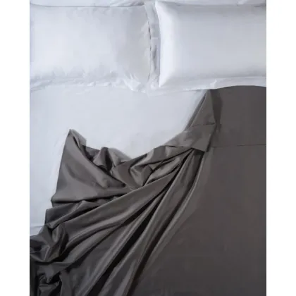 Zdjęcie Metaliczno szare prześcieradło od włoskiej marki