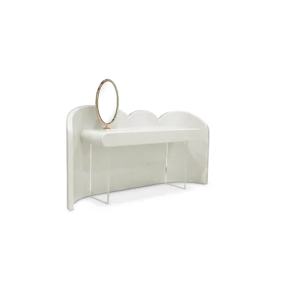 Picture Fantastic beige dressing table for a child's room