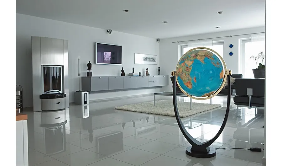 picture 2 Columbus spinning globe 