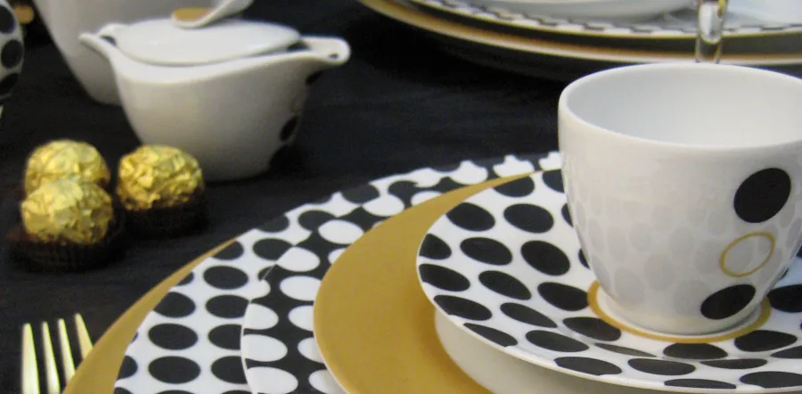 obrazek 2 Duża porcelanowa zastawa dla 12 osób - Porcel