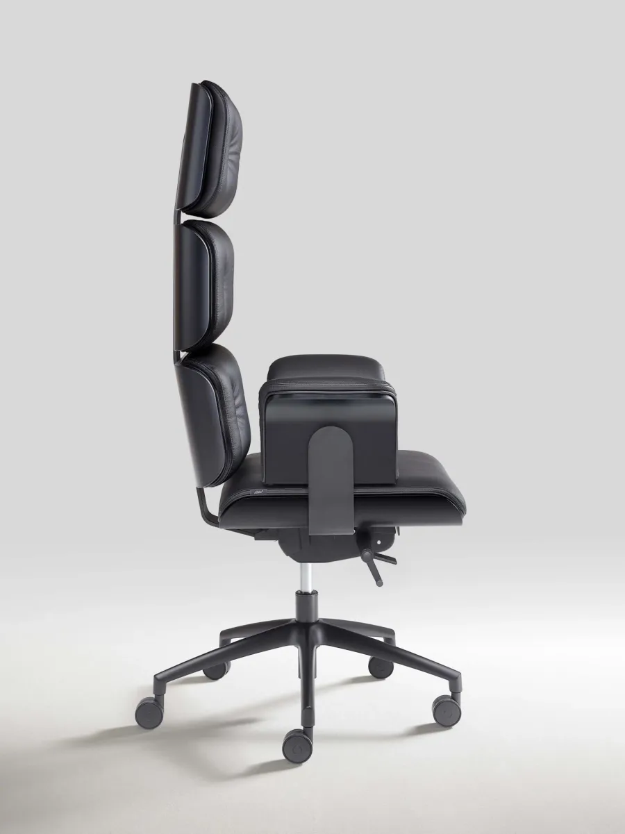 obrazek 5 Włoski designerski skórzany fotel do gabinetu - wersja chrome