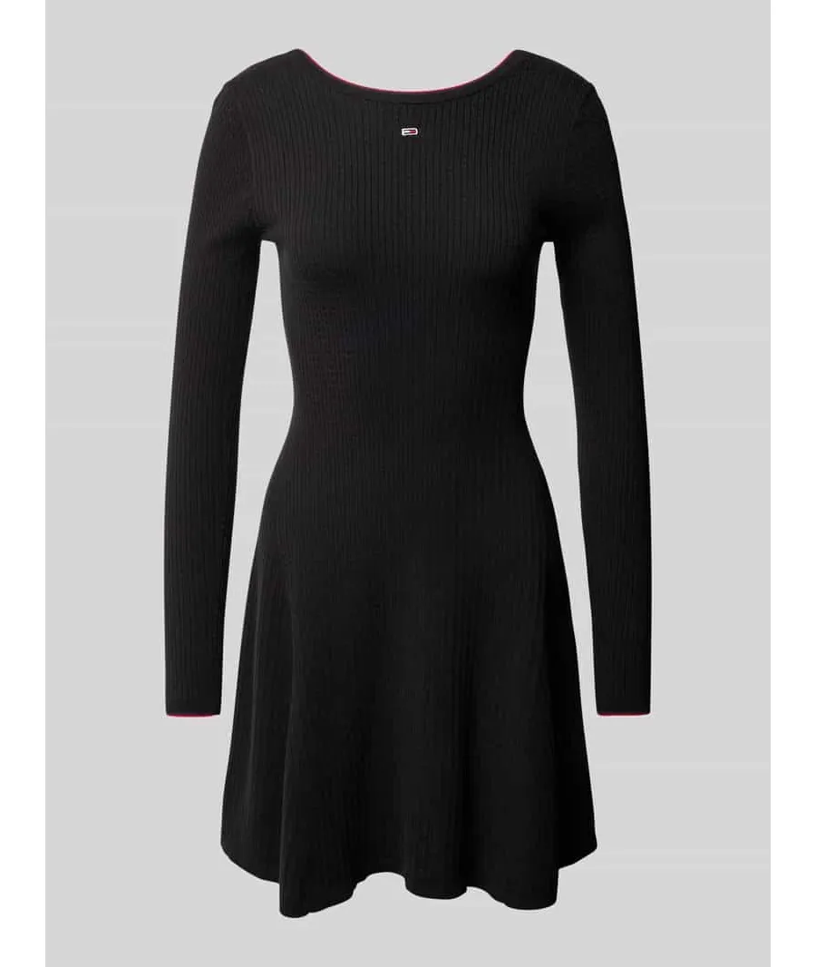 obrazek 1 Tommy Jeans Sukienka dzianinowa DW0DW19469 Czarny Slim Fit