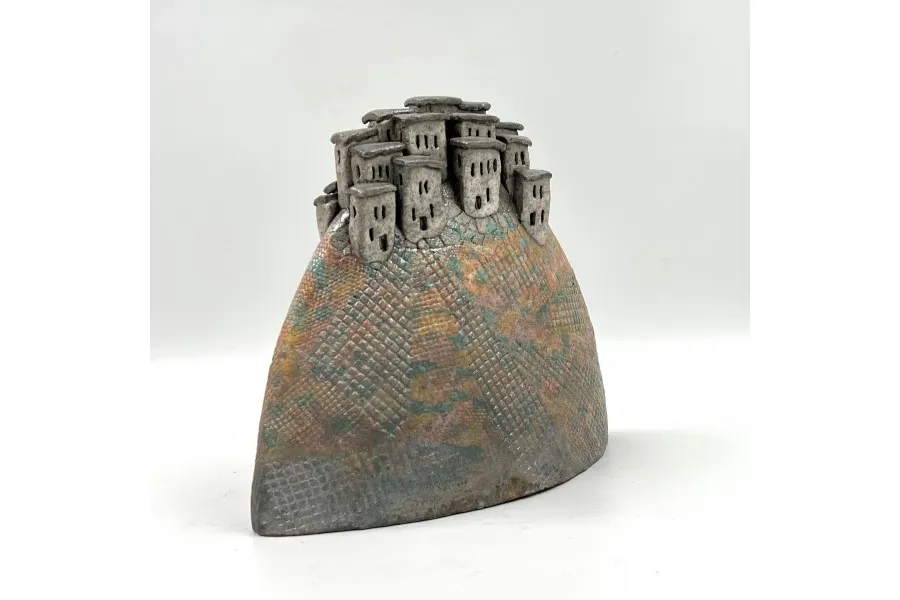 obrazek 3 Elegancka figurka z ceramiki "Na wzgórzu" - doskonały pomysł na prezent