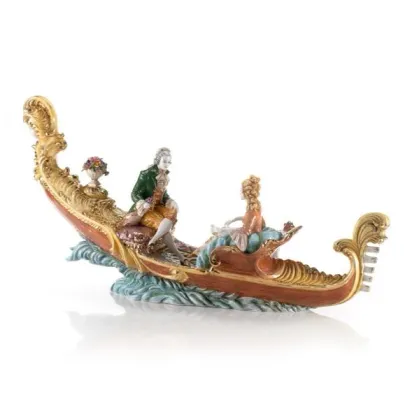 Zdjęcie Stylowa figura ceramiczna w stylu barokowym mężczyzny i damy na weneckiej gondoli - Ceramiche ML