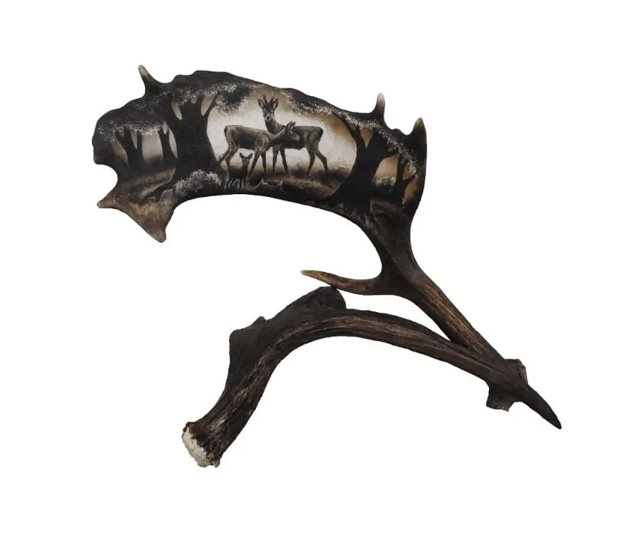 obrazek 1 Grawerunek płytki na zrzucie łosia - scena żerujących kozłów