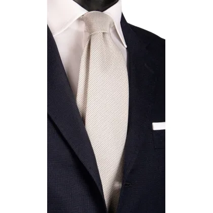 Zdjęcie Piękny jedwabny krawat na różnorodne okazje