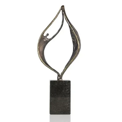 Zdjęcie Gustowna statuetka wykonana z brązu