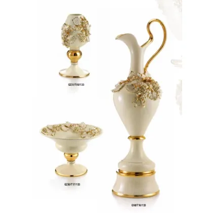 Zdjęcie Czarująca włoska amfora o delikatnej dekoracji