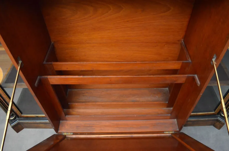 obrazek 10 Wyjątkowy kredens - orzech włoski, heban - antyk