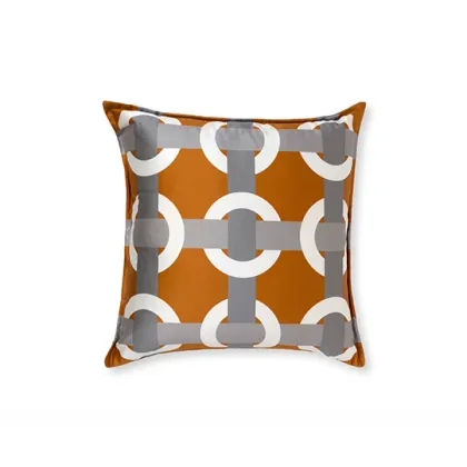 Zdjęcie Stylowa pomarańczowa poduszka z geometrycznym wzorem