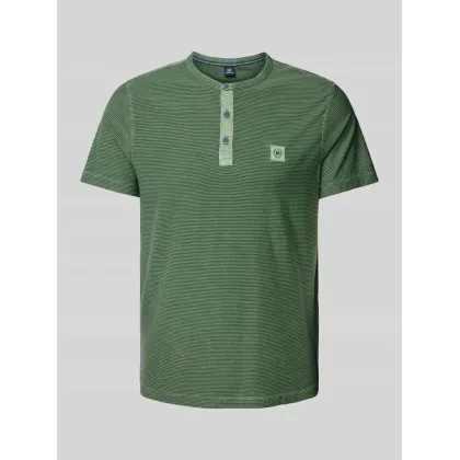 Zdjęcie T-shirt z dekoltem serafino