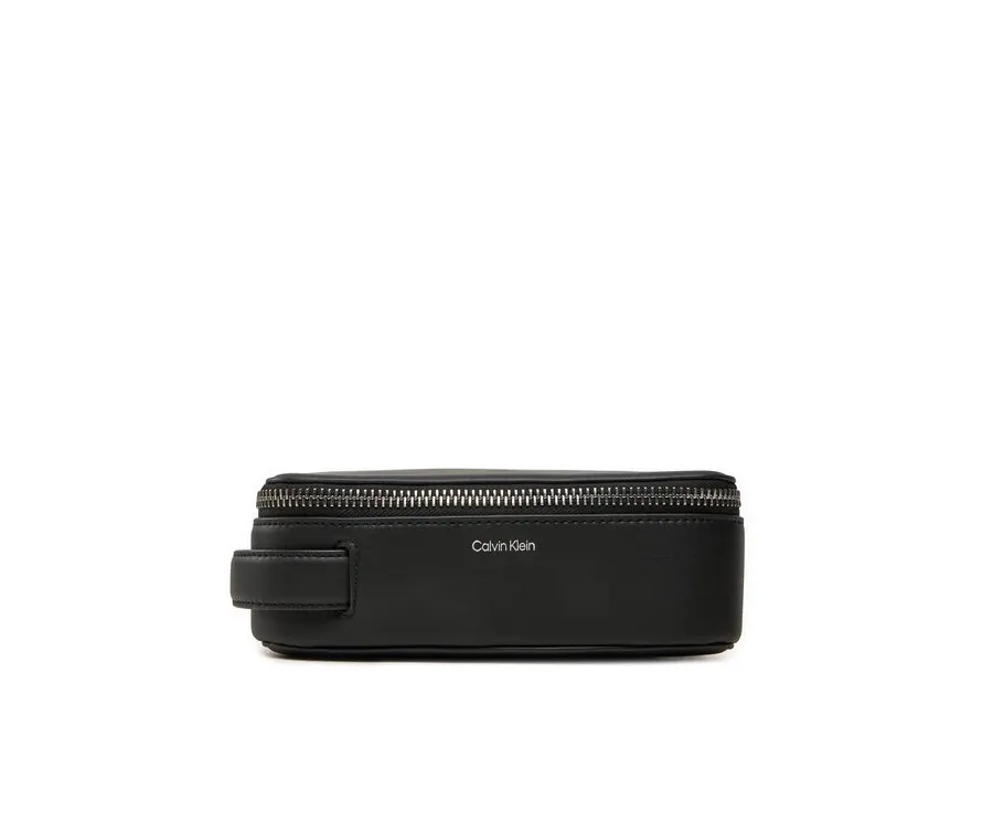 obrazek 1 Calvin Klein Kosmetyczka Ck Sleek Washbag W/Hanger K50K512803 Czarny