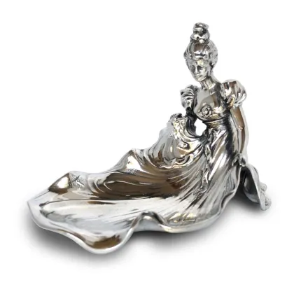 Zdjęcie Piękna podstawka na biżuterię