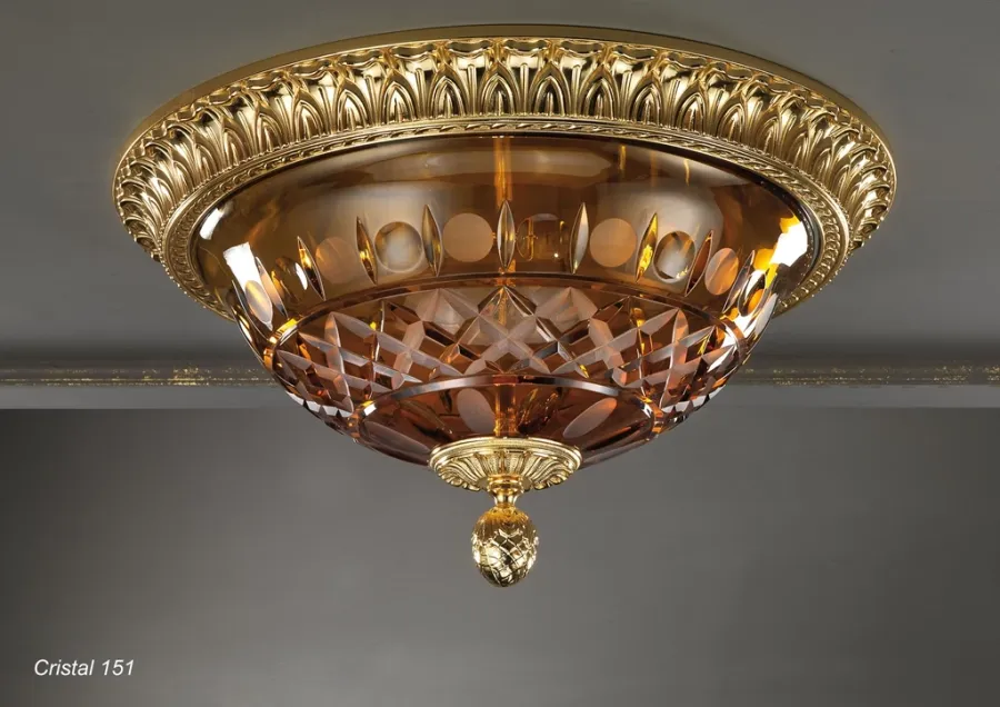 obrazek 1 Lampa sufitowa z pozłacanego brązu z grawerowanym kryształowym kubkiem