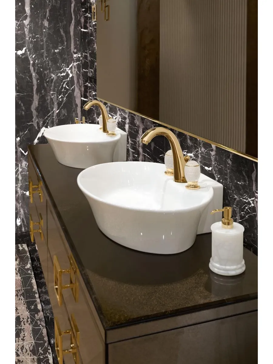 obrazek 2 Elegancki komplet mebli łazienkowych Daphne od marki Oasis