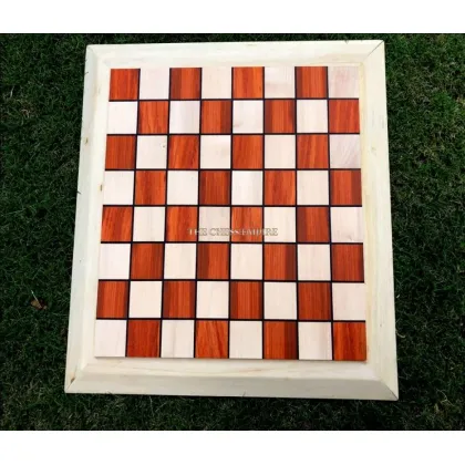 Zdjęcie Stylowa szachownica z litego drewna serii Wings Field- The Chess Empire