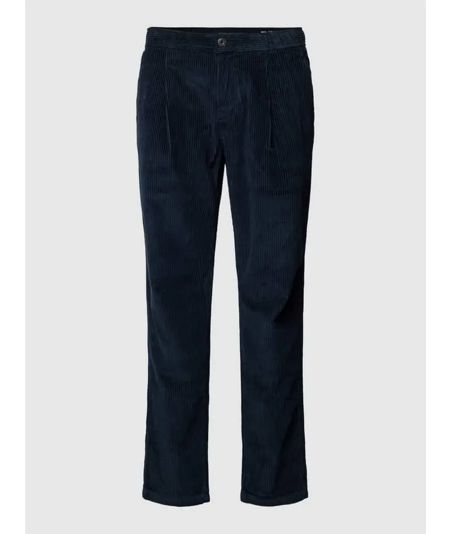 obrazek 1 Spodnie sztruksowe o kroju tapered fit z przeszytymi zakładkami w pasie model ‘Osby’