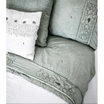 Zdjęcie Estetyczny komplet złożony z 4 poszewek na poduszki i prześcieradła