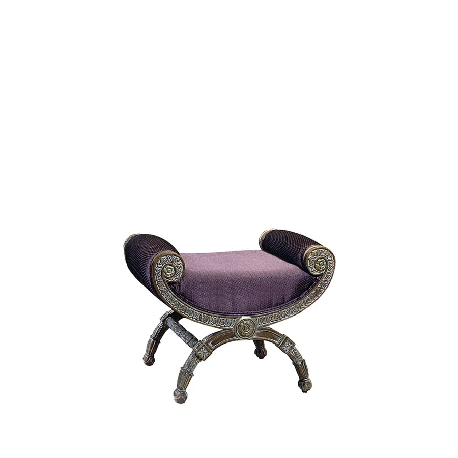 obrazek 1 Ekskluzywny, purpurowy podnóżek SILVIA do eleganckich wnętrz - Collecion Alexandra