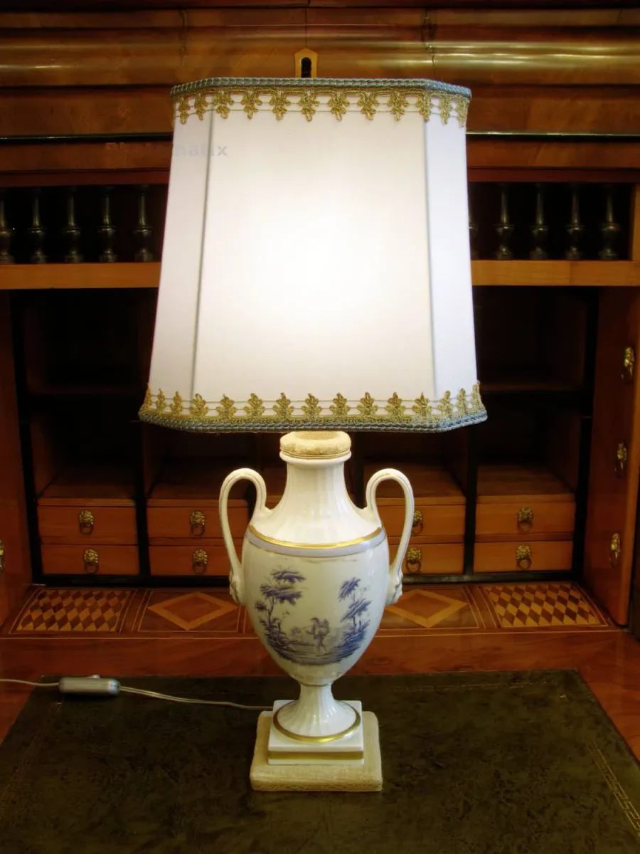 obrazek 7 Porcelanowa lampa stołowa z pierwszej połowy XX wieku