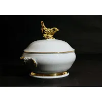 Zdjęcie Porcelanowa waza do zupy z figurką ptaszka na pokrywce