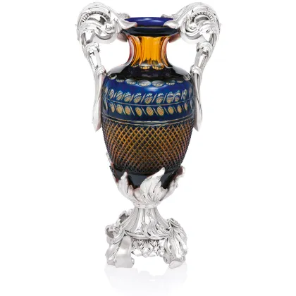 Zdjęcie Luksusowe i prestiżowe salony - posrebrzany wazon kryształowy