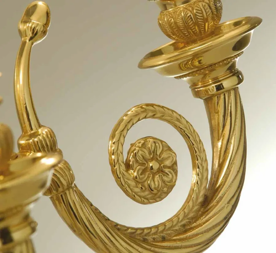obrazek 2 Elegancka lampa do salonu wykończona mosiądzem