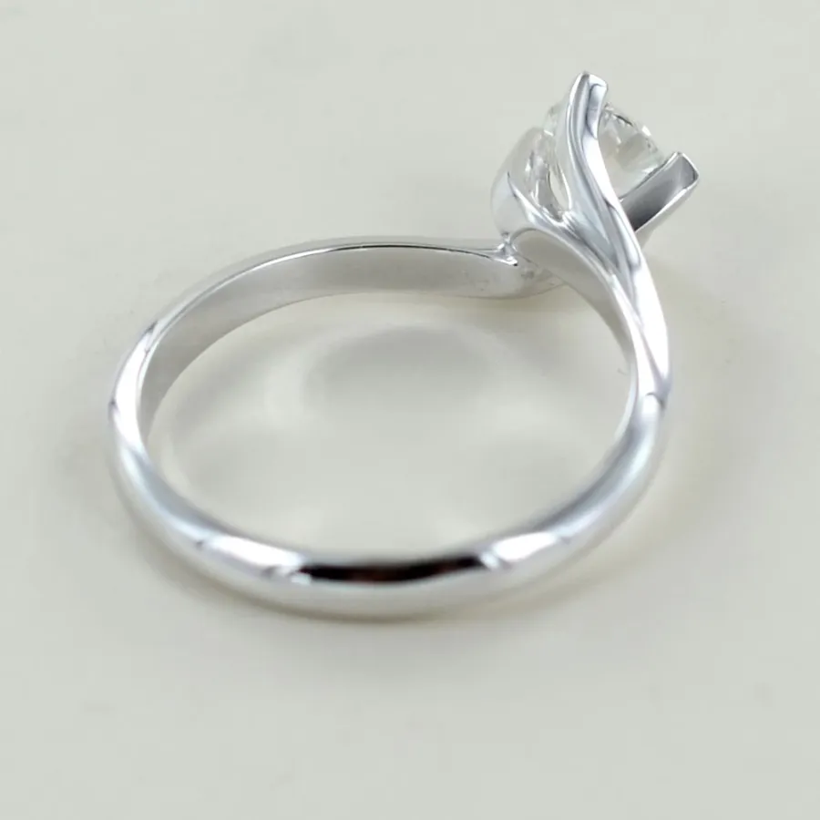 obrazek 8 Duży włoski pierścionek Valentine Solitaire z diamentem 0,65 karata