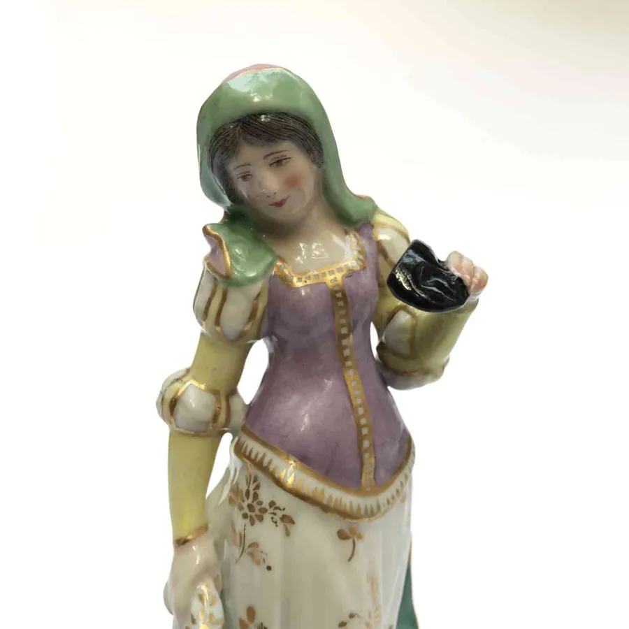 obrazek 6 Figurka ze starej porcelany paryskiej przedstawiająca kobietę stojącą na okrągłej podstawie