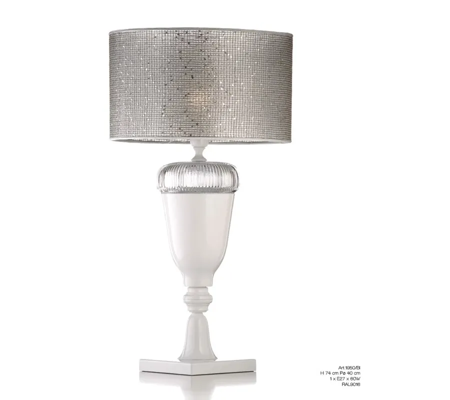 obrazek 1 Lampa stołowa z białego metalu z ręcznie ciętym włoskim kryształem – Il Paralume Marina