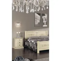 Picture Bedside table with antique ivory finish and antique green ornaments - Zanini