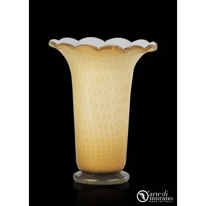 Zdjęcie Klasyczny dmuchany złoty wazon ze szkła Murano