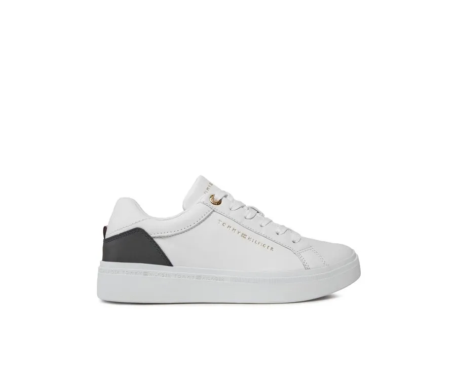 obrazek 1 Tommy Hilfiger Sneakersy Elevated Essential Court Sneaker FW0FW07635 Biały