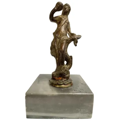 Picture Elegant bronze figurine of Venus with a dolphin from the 17th century