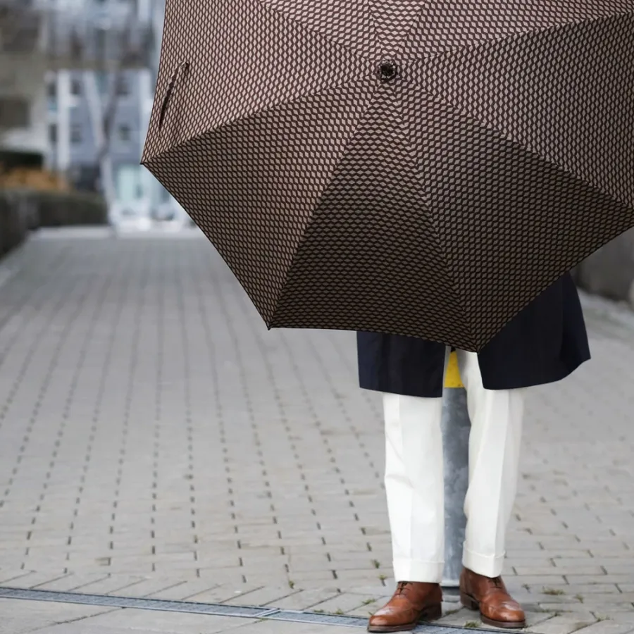 obrazek 8 Stylowy brązowy parasol męski ze wzorem w drobne romby - Pasotti
