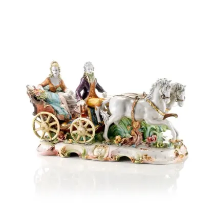 Zdjęcie Luksusowa figurka ceramiczna w stylu barokowym pary jadącej karetą - Ceramiche ML