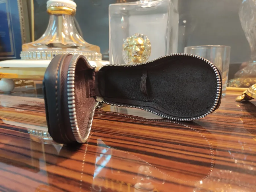 picture 1 Excellent watch case - leather - Absolute Breton