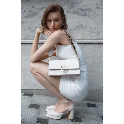 Zdjęcie Estro: Mleczno-beżowa torebka damska na ramię z włoskiej skóry naturalnej