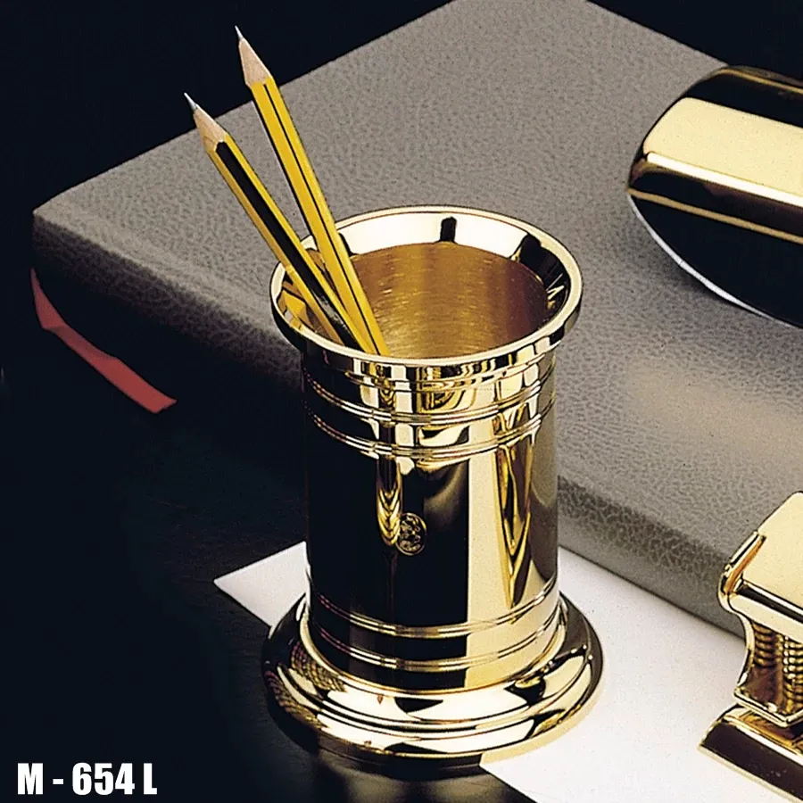 picture 6 Desk set for a VIP