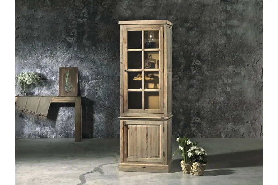 obrazek 1 Elegancka witryna z drewna sosnowego - Guarnieri