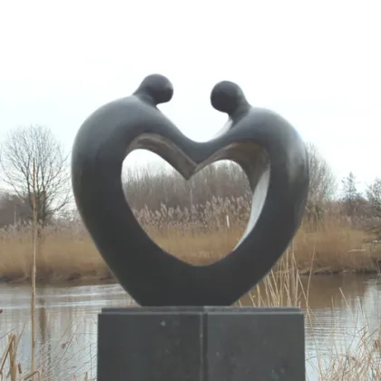 Zdjęcie Stylowa figurka z brązu do ogrodu