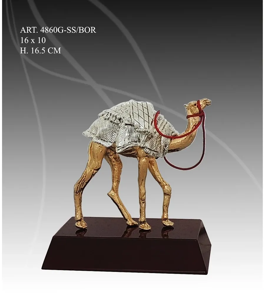 obrazek 1 Ciekawa figura wielbłąda