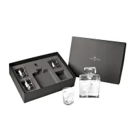 Picture An exclusive set of a whiskey decanter and four old fashion glasses made of crystal from the impressive Portrait collection in a gift box - Vista Alegre