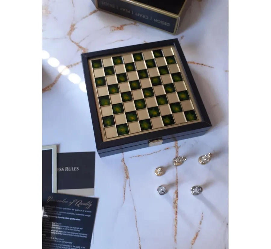 obrazek 2 Cudowny upominek w postaci kompletu szachowego z zieloną szachownicą