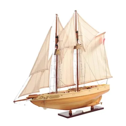 Zdjęcie Wyjątkowy drewniany model żaglówki „Bluenose II”