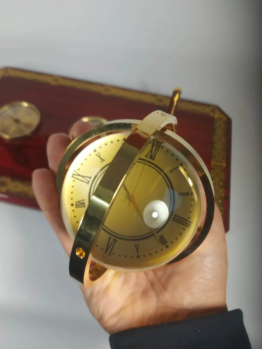 picture 12 Decorative clock Discovery of America