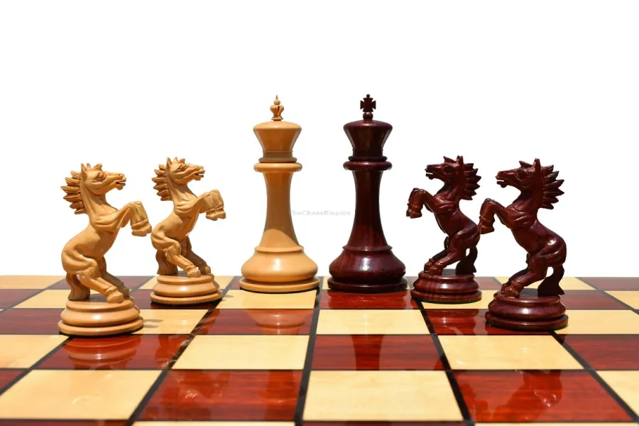 obrazek 5 Ekskluzywne pionki z bukszpanu i afrykańskiego padauka do szachów - The Chess Empire