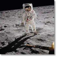 Picture Buzz Aldrin book. Apollo 11.