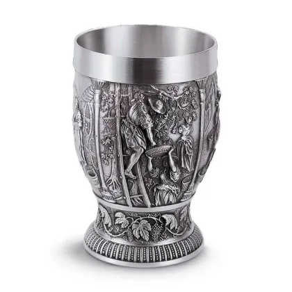 Zdjęcie Stylowy kubek do wina z cyny